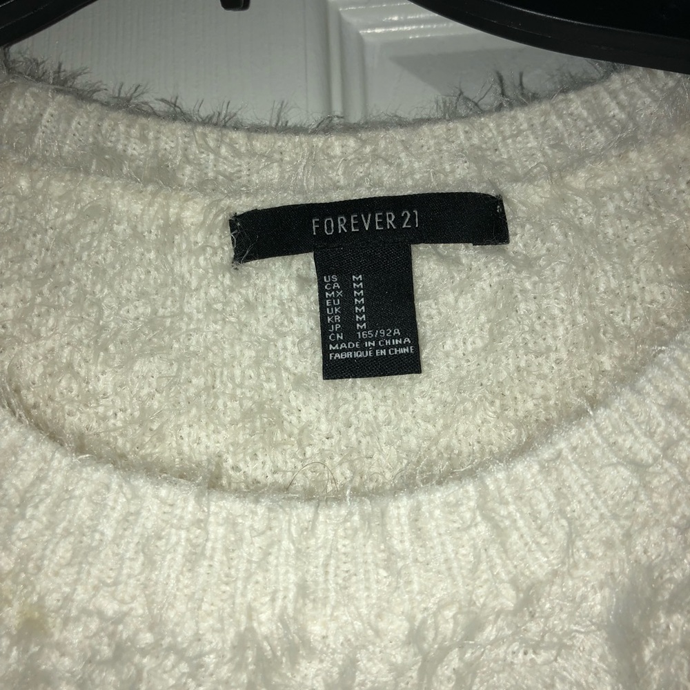 Two warm patterned sweaters - Picture 5 of 6